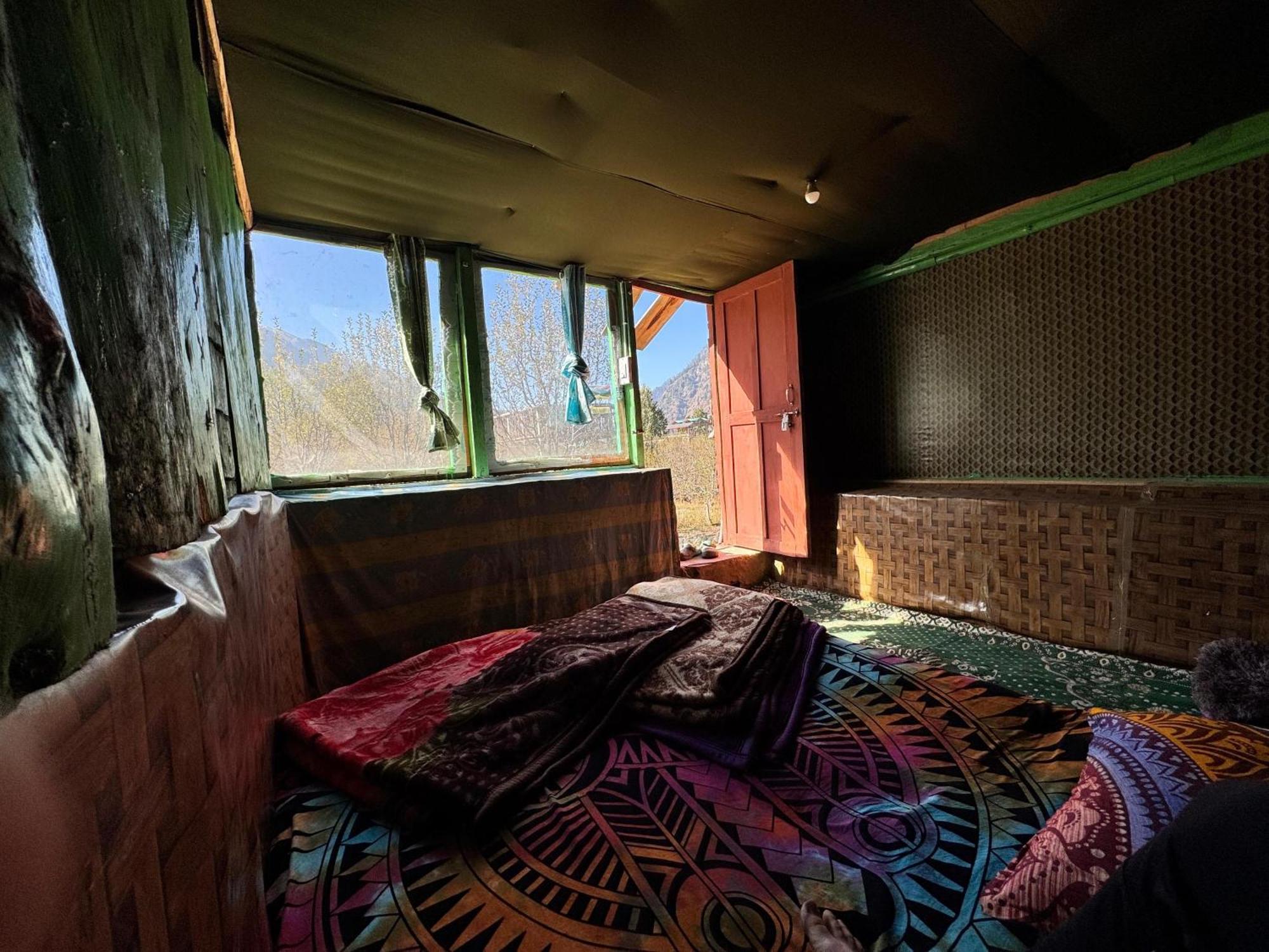 Hippy Hyde Kalga Hotel Kalgha Ngoại thất bức ảnh