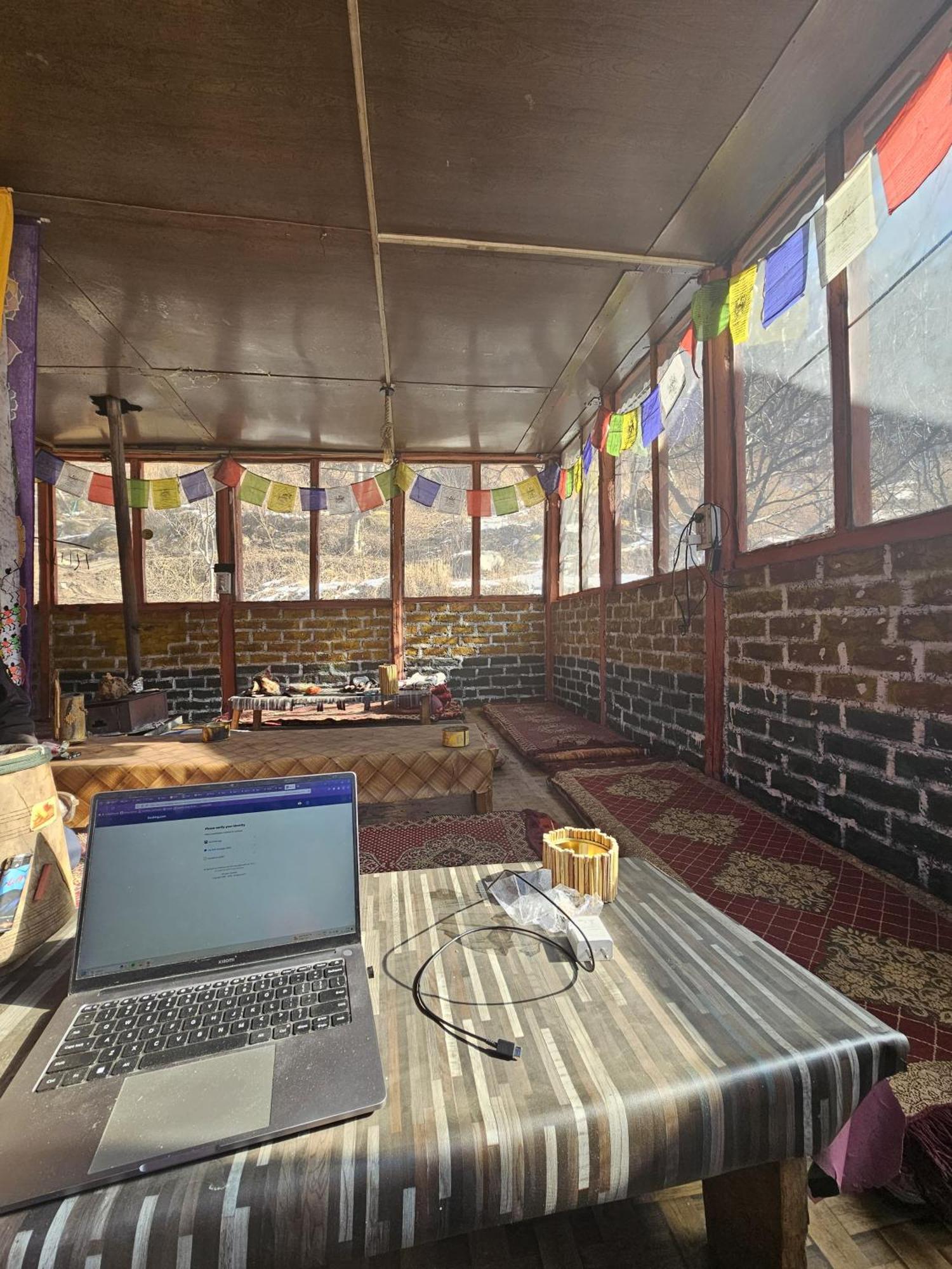 Hippy Hyde Kalga Hotel Kalgha Ngoại thất bức ảnh