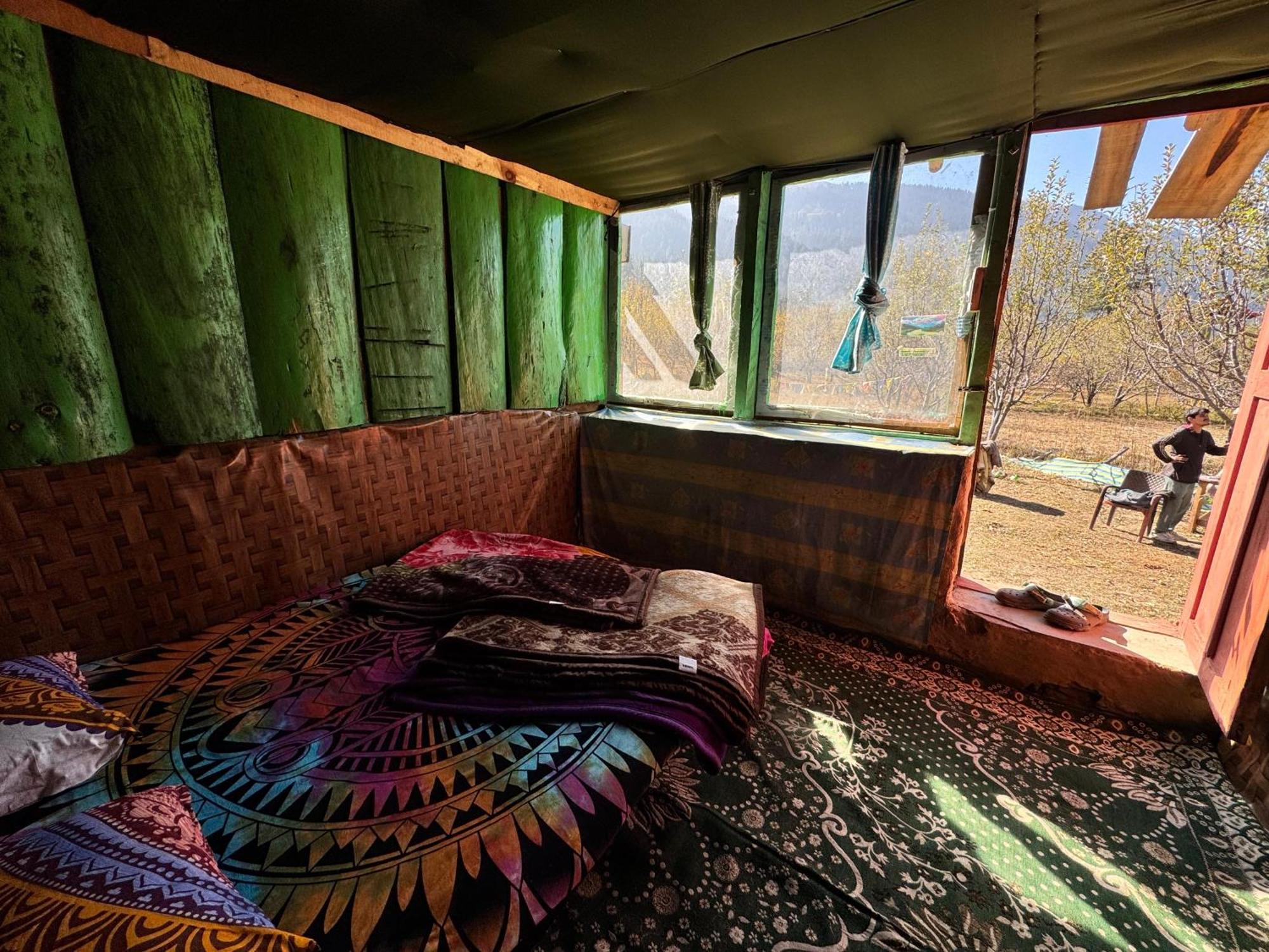 Hippy Hyde Kalga Hotel Kalgha Ngoại thất bức ảnh